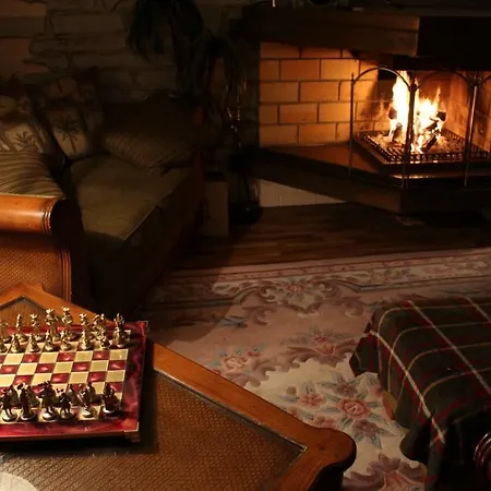 Bed & Breakfast 777 *