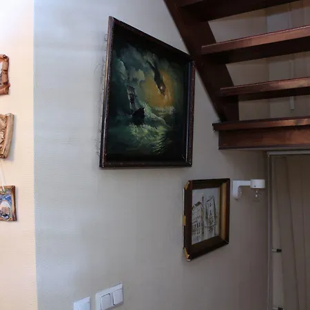 Bed & Breakfast 777 *